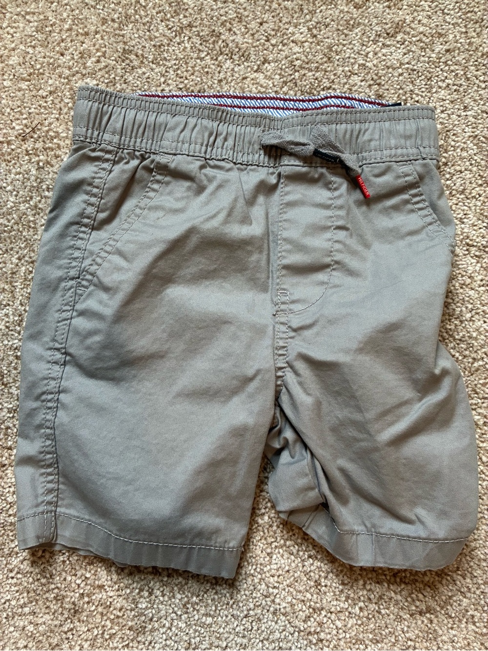 Tommy Hilfiger boys size  4 T gray shorts